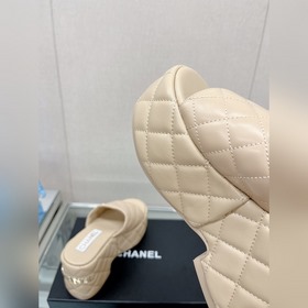 Chanel 23Ss Новая модель Chanel Ромбовидные тапочки на толстой по