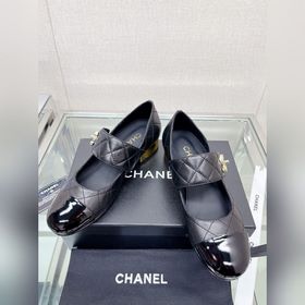 Chanel 23Ss Новая модель Chanel Мари-Джен с широким ремешком и то