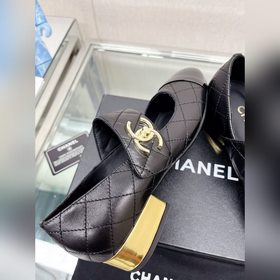 Chanel 23Ss Новая модель Chanel Мари-Джен с широким ремешком и то