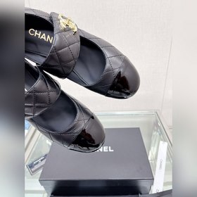 Chanel 23Ss Новая модель Chanel Мари-Джен с широким ремешком и то