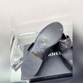 Chanel 23Ss Новая модель Chanel Мари-Джен с широким ремешком и то