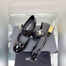 Chanel 23Ss Новая модель Chanel Мари-Джен с широким ремешком и то