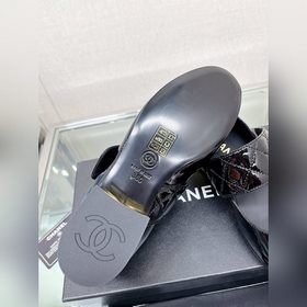 Chanel 23Ss Новая модель Chanel Мари-Джен с широким ремешком и то