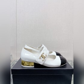 Chanel 23Ss Новая модель Chanel Мари-Джен с широким ремешком и то