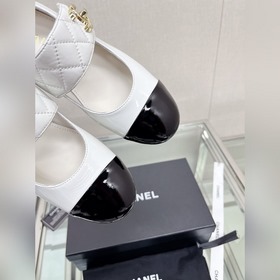 Chanel 23Ss Новая модель Chanel Мари-Джен с широким ремешком и то