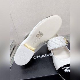 Chanel 23Ss Новая модель Chanel Мари-Джен с широким ремешком и то
