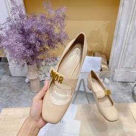 Модель с лаковым покрытием. Индивидуальная модель из серии Dior,