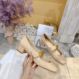 Модель с лаковым покрытием. Индивидуальная модель из серии Dior,