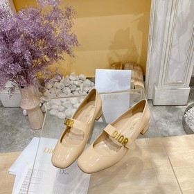 Модель с лаковым покрытием. Индивидуальная модель из серии Dior,