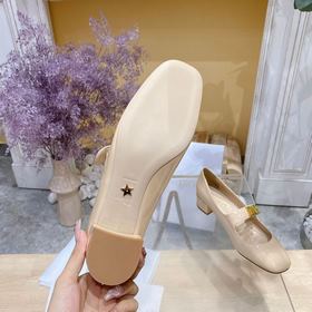 Модель с лаковым покрытием. Индивидуальная модель из серии Dior, 