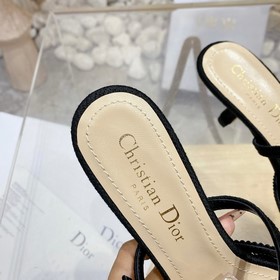 Dior 2023： главная модель сандалий для подиума, новинка в продаже