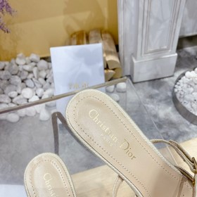 Dior 2023： главная модель сандалий для подиума, новинка в продаже