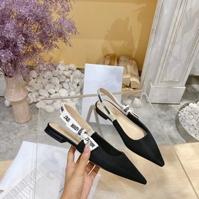 Тканый дизайн из классической весенне-летней коллекции Dior... 【Т
