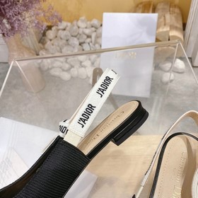 Тканый дизайн из классической весенне-летней коллекции Dior... 【Т