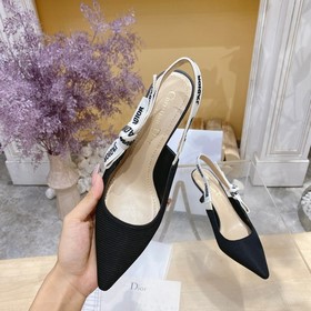 Тканый дизайн из классической весенне-летней коллекции Dior... 【Т