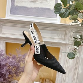 Тканый дизайн из классической весенне-летней коллекции Dior... 【Т