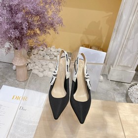 Тканый дизайн из классической весенне-летней коллекции Dior... 【Т