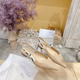 Тканый дизайн из классической весенне-летней коллекции Dior... 【Т