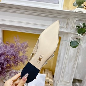Тканый дизайн из классической весенне-летней коллекции Dior... 【Т