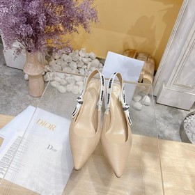 Тканый дизайн из классической весенне-летней коллекции Dior... 【Т