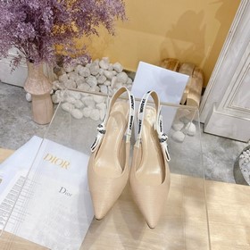 Тканый дизайн из классической весенне-летней коллекции Dior... 【Т