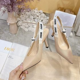 Тканый дизайн из классической весенне-летней коллекции Dior... 【Т