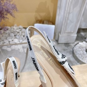 Тканый дизайн из классической весенне-летней коллекции Dior... 【Т