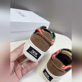 Новая модель кроссовок Dior для ранней весны, очень популярная ср