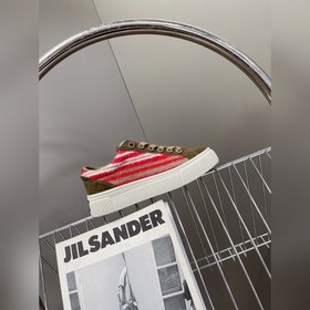 Новая модель кроссовок Dior для ранней весны, очень популярная ср