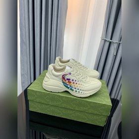 Пара обуви Gucci в стиле «папа» из состаренной кожи с угловатыми