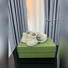 Пара обуви Gucci в стиле «папа» из состаренной кожи с угловатыми 