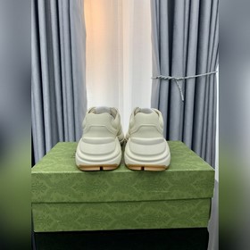 Пара обуви Gucci в стиле «папа» из состаренной кожи с угловатыми 