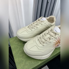 Пара обуви Gucci в стиле «папа» из состаренной кожи с угловатыми 