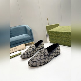 Gucci, классические лоферы в новом цвете Материал： импортная двух