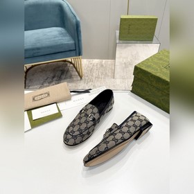 Gucci, классические лоферы в новом цвете Материал： импортная двух