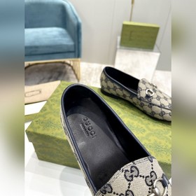Gucci, классические лоферы в новом цвете Материал： импортная двух