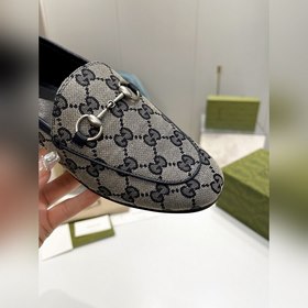 Gucci, классические лоферы в новом цвете Материал： импортная двух