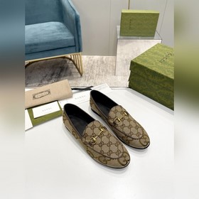Gucci, классические лоферы в новом цвете Материал： импортная двух