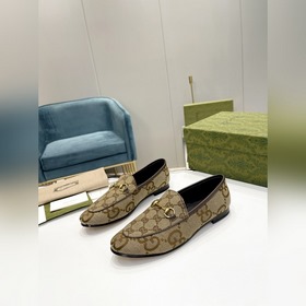 Gucci, классические лоферы в новом цвете Материал： импортная двух