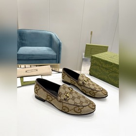 Gucci, классические лоферы в новом цвете Материал： импортная двух