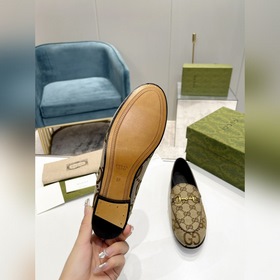 Gucci, классические лоферы в новом цвете Материал： импортная двух