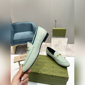 Gucci, классические лоферы в новом цвете Материал： импортная двух