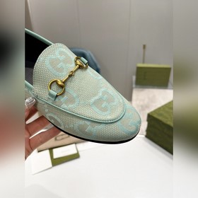 Gucci, классические лоферы в новом цвете Материал： импортная двух