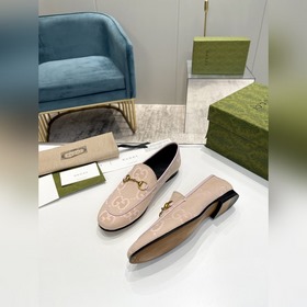 Gucci, классические лоферы в новом цвете Материал： импортная двух