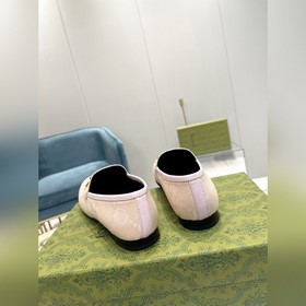 Gucci, классические лоферы в новом цвете Материал： импортная двух