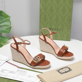 8 см и 13 см. Водосточный желоб. 1 см и 4 см Доступно более деся