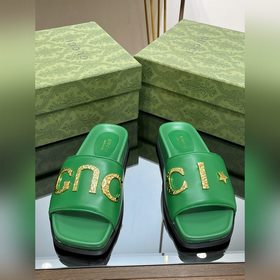 Новинка лета 2023 года от Gucci — высококачественные тапочки с ло