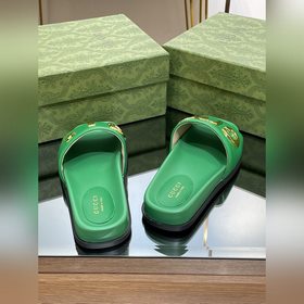 Новинка лета 2023 года от Gucci — высококачественные тапочки с ло