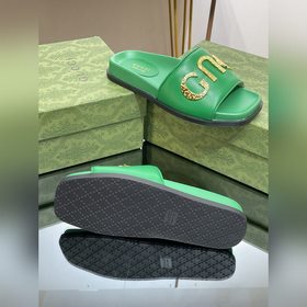 Новинка лета 2023 года от Gucci — высококачественные тапочки с ло