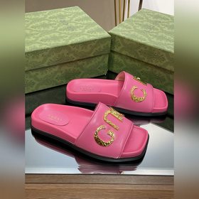 Новинка лета 2023 года от Gucci — высококачественные тапочки с ло